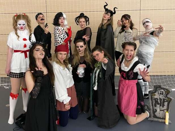 CfL Danceteam in Halloween kostümen - gruselig tanzen berlin